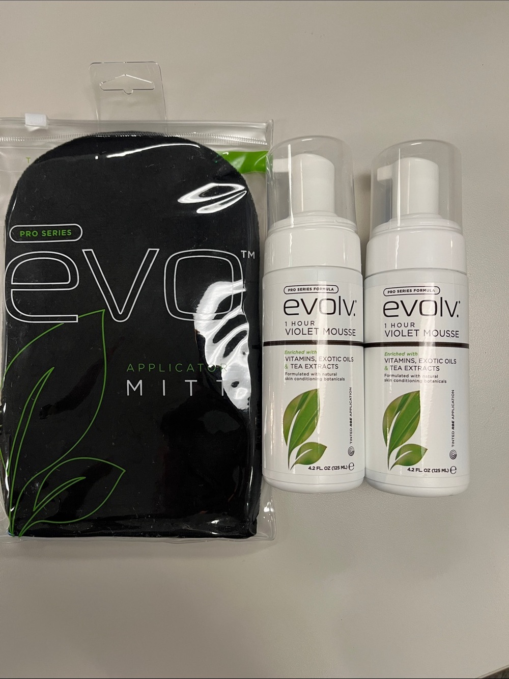 evolv. 1 Hour Violet Mousse Bundle w/ Mitt